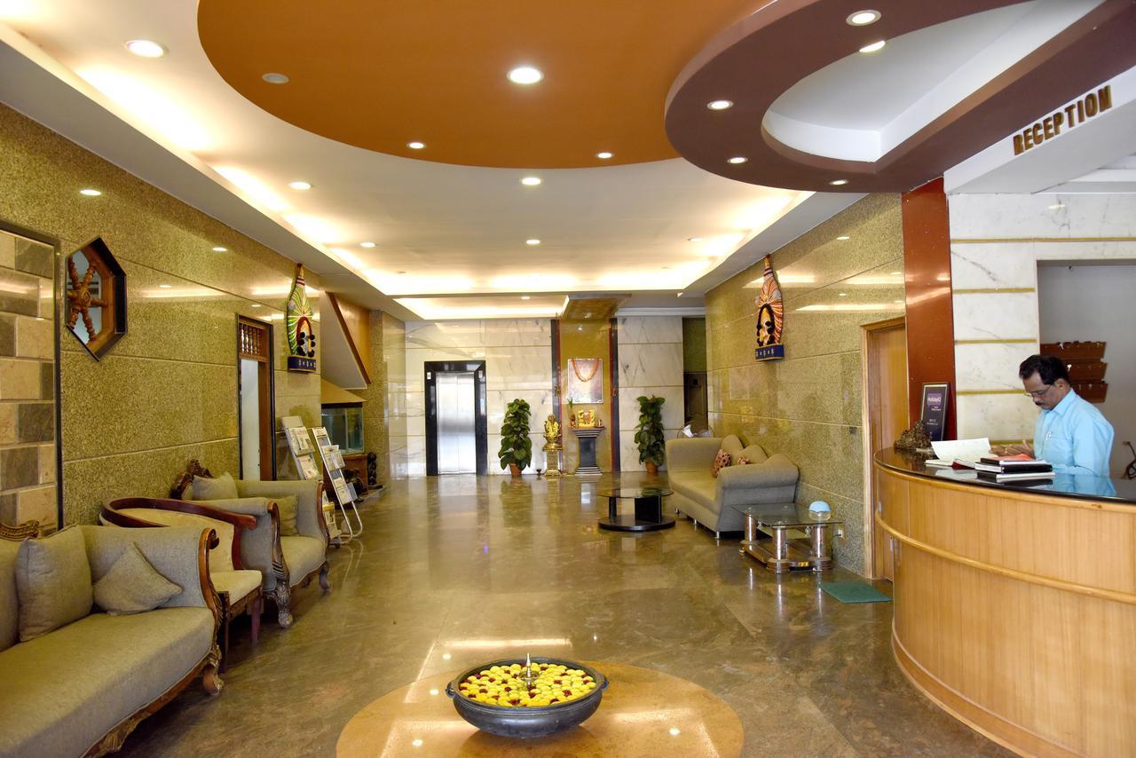 Hotel Sharada International Udupi Exterior foto