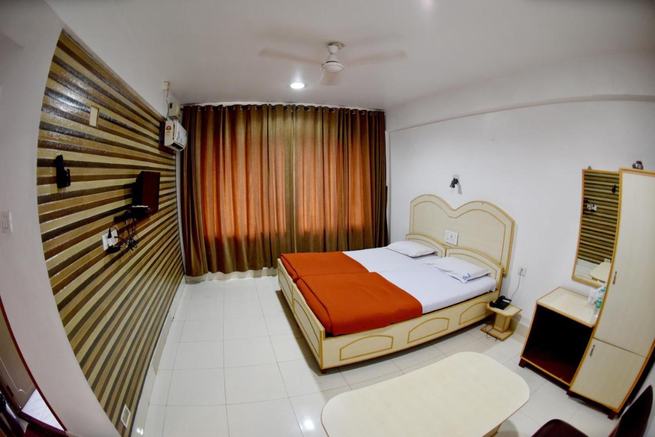 Hotel Sharada International Udupi Exterior foto