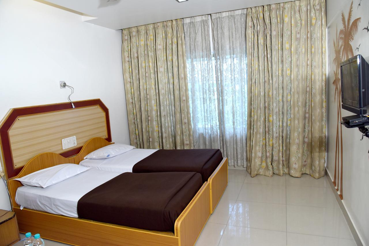 Hotel Sharada International Udupi Exterior foto