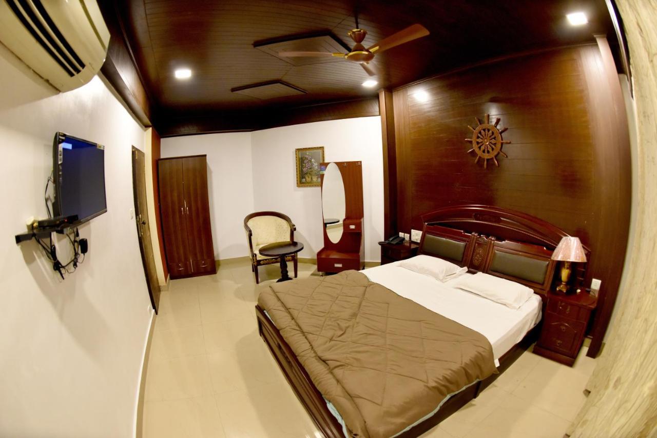 Hotel Sharada International Udupi Exterior foto